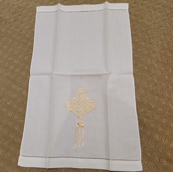 Linen Hemstitched Hand Towels - Picture 4 of 4